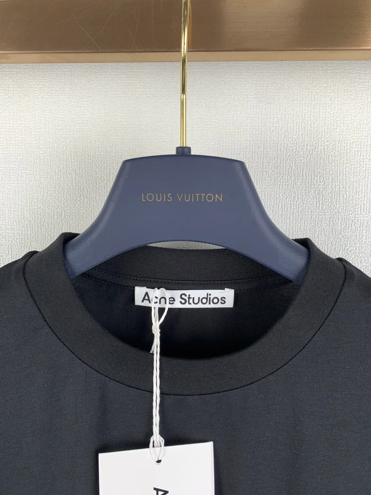 Acne Studios T ：24 185G ：32 1×1 G 24 ， ， Breathable ， 。32 1×1 ， 。 ， ， 。 ， ， ， 。 ， ， 。 ， ， 。 A ， ， ， ， ， 。